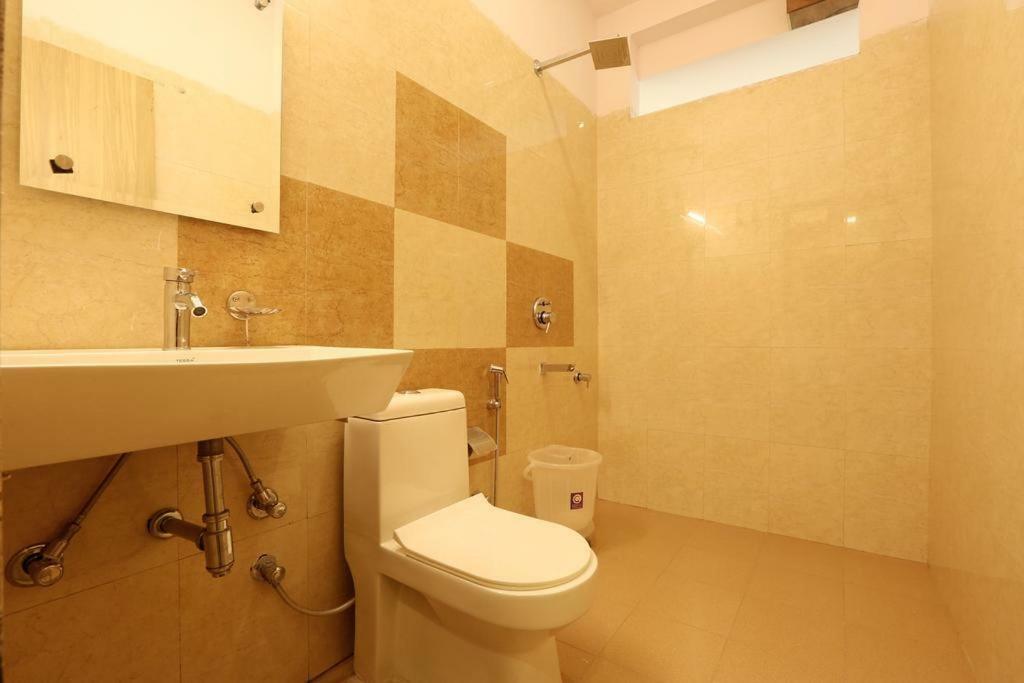 Hotel Wti Airport Grand Delhi New Delhi Exteriör bild
