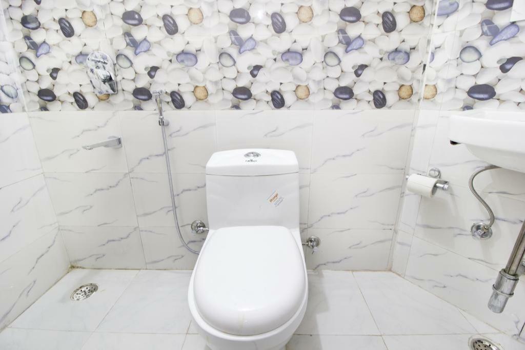 Hotel Wti Airport Grand Delhi New Delhi Exteriör bild